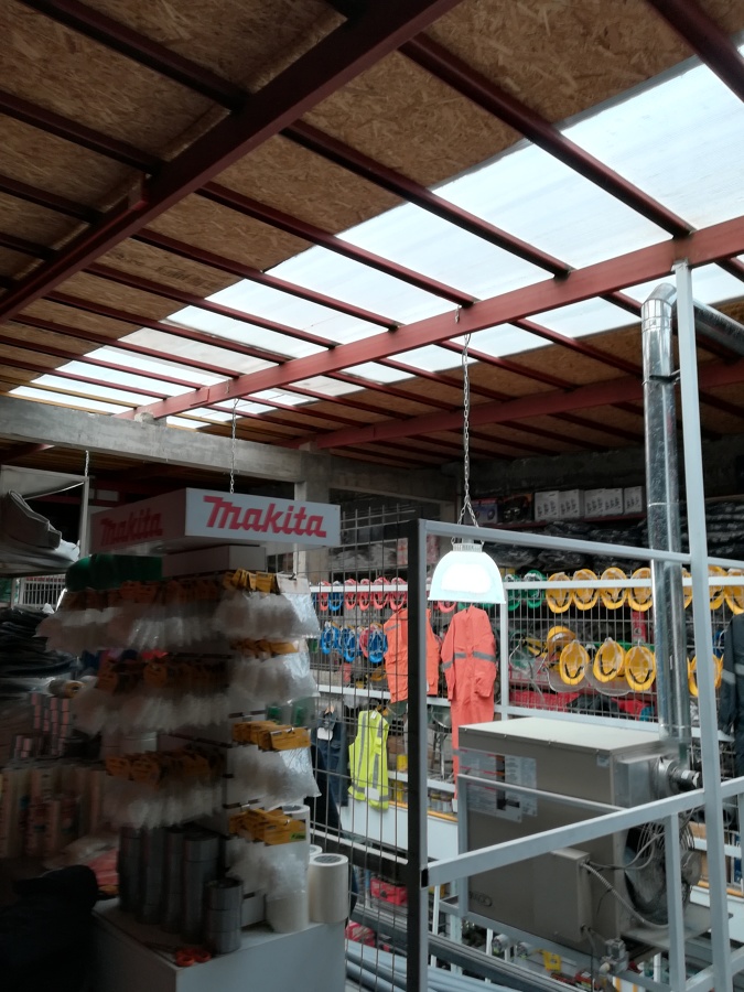 interior ferretería