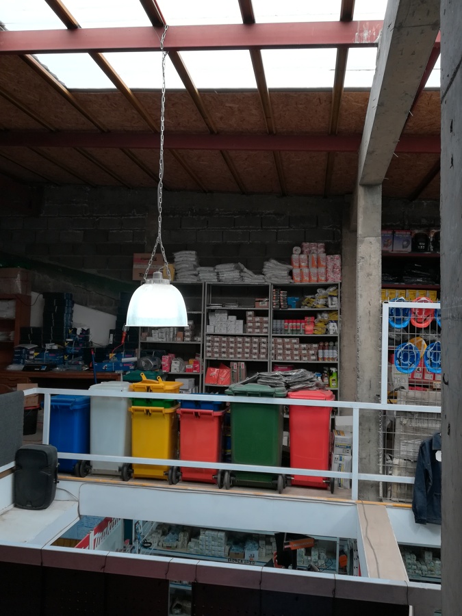 interior ferretería