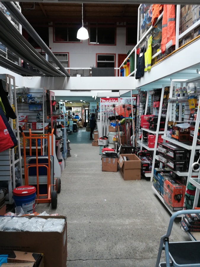 interior ferretería