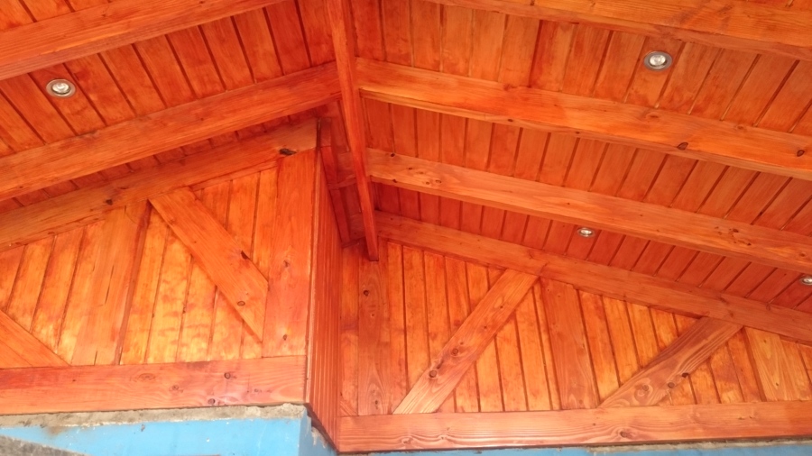 Madera Barnizada estilo kahoba