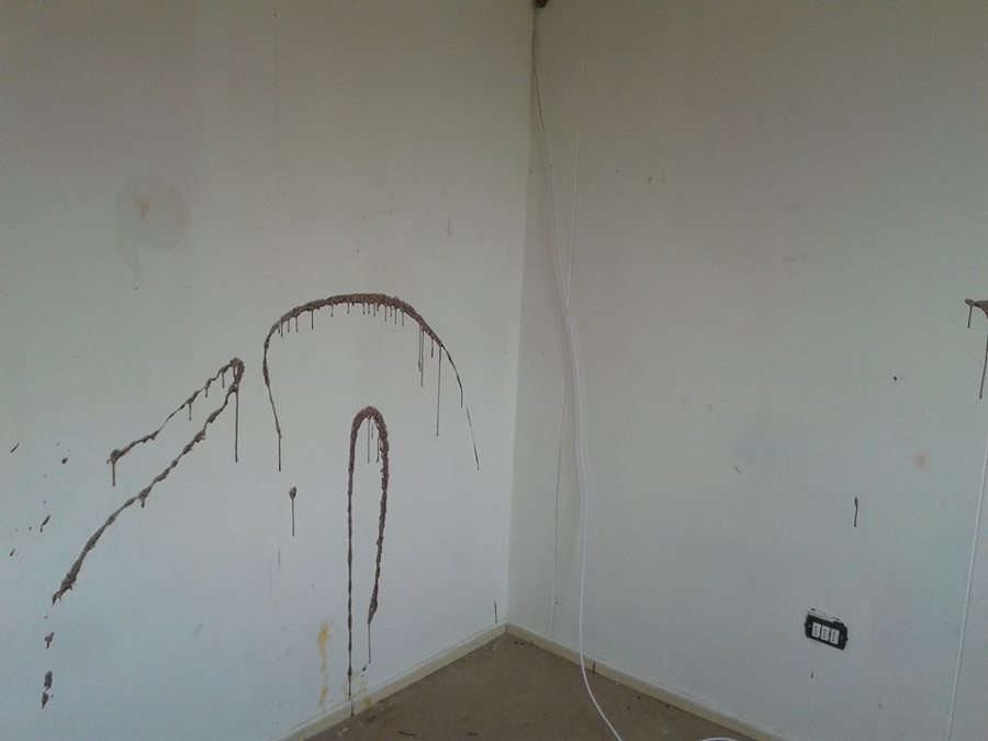 Manchas, suciedad en paredes