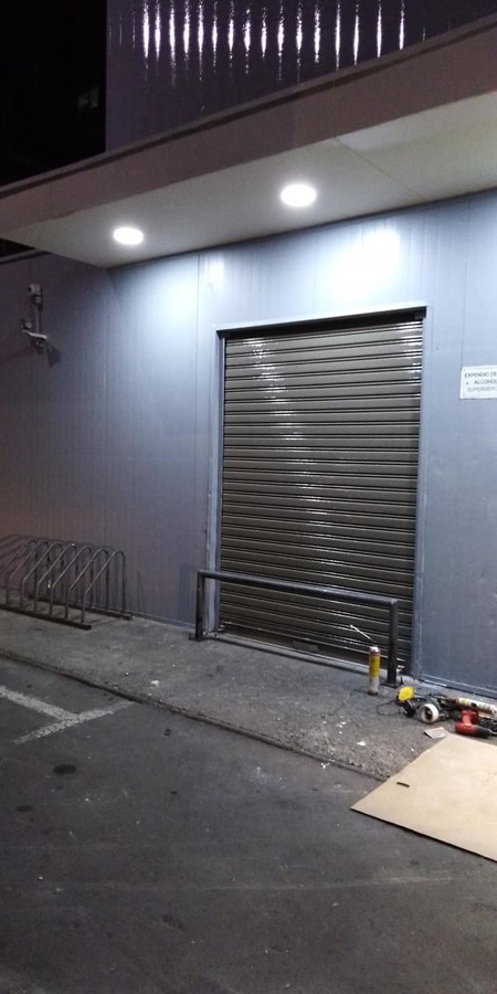 Mejoramiento fachada retail, Maipú