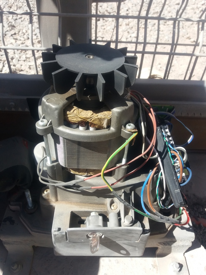 MOTOR SIN ENERGÍA PARA SU RETIRO