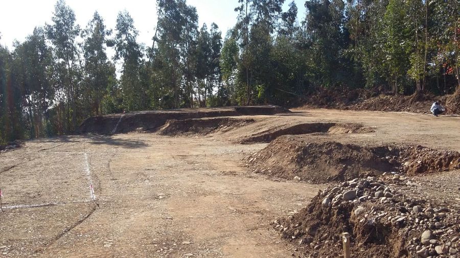 Movimiento de tierra y terrazas para casa.