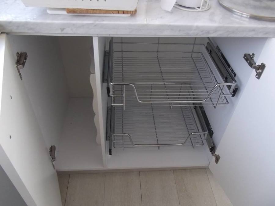 Mueble con cajones de acero extraibles