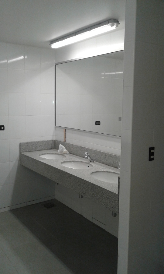 Mueble vanitorio de granito