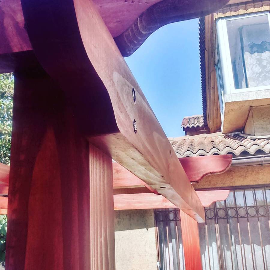 Pérgola con techo de policarbonato