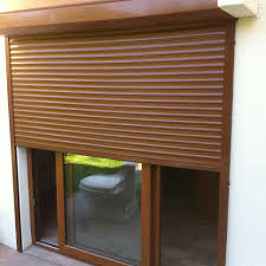 Persiana exterior color Madera