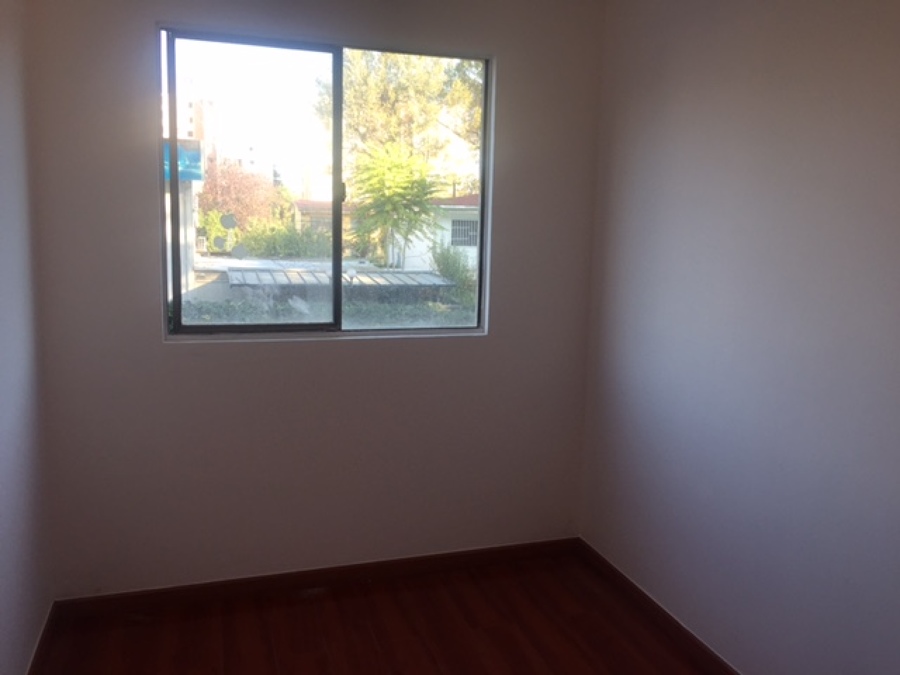 Pintura y piso flotante dormitorio