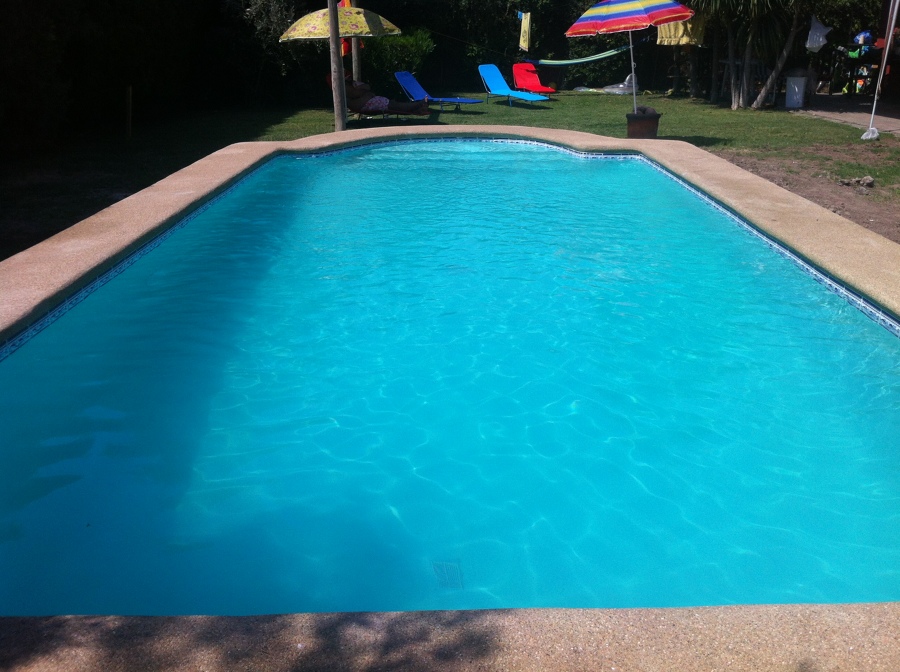 Piscina de 4 x 8 c on focos Led