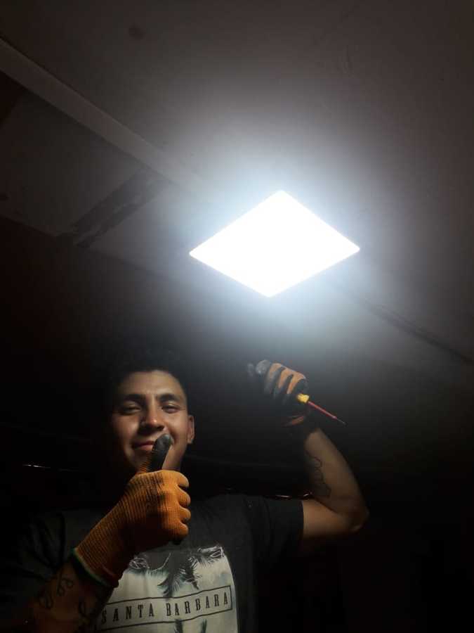Plafón LED del comedor funcionando