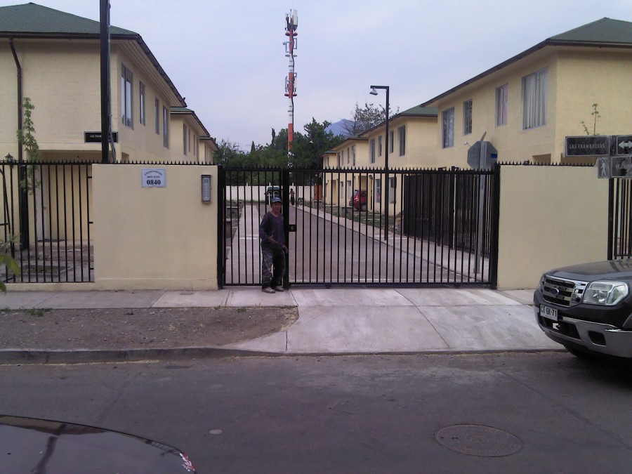 porton de el condominio