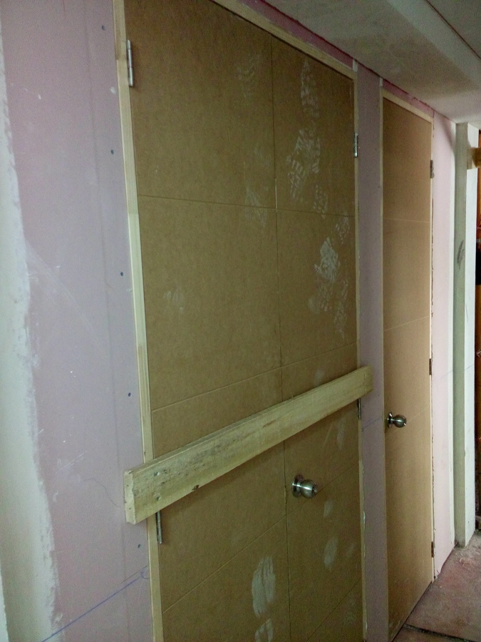 Puertas de espacios comunes