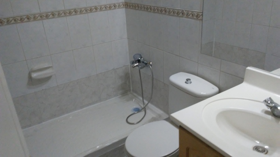 Cambio de Tina en Sala de Baño por Receptaculo con Mampara de Acrilico