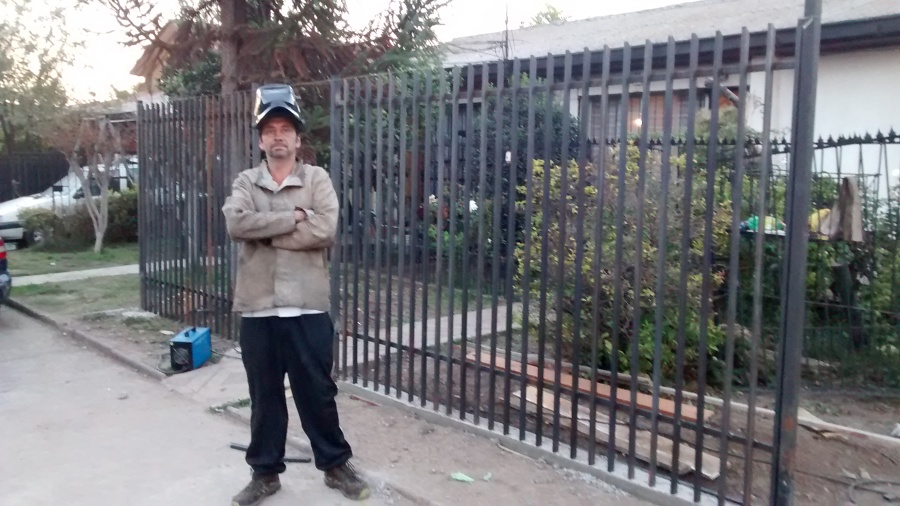 Reja y porton.cierre perimetral