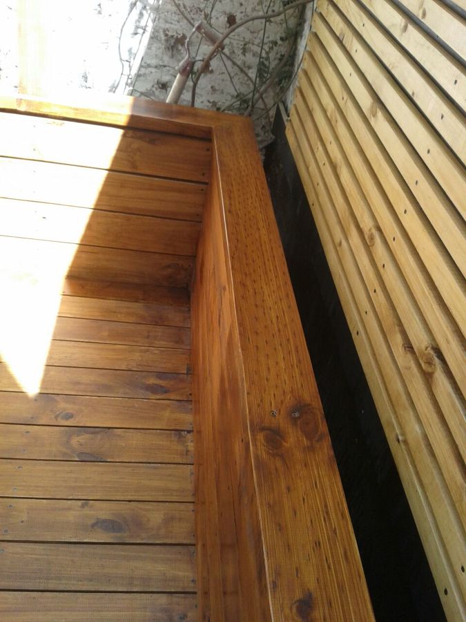 Remodelacion de patio con deck  madera y piedra