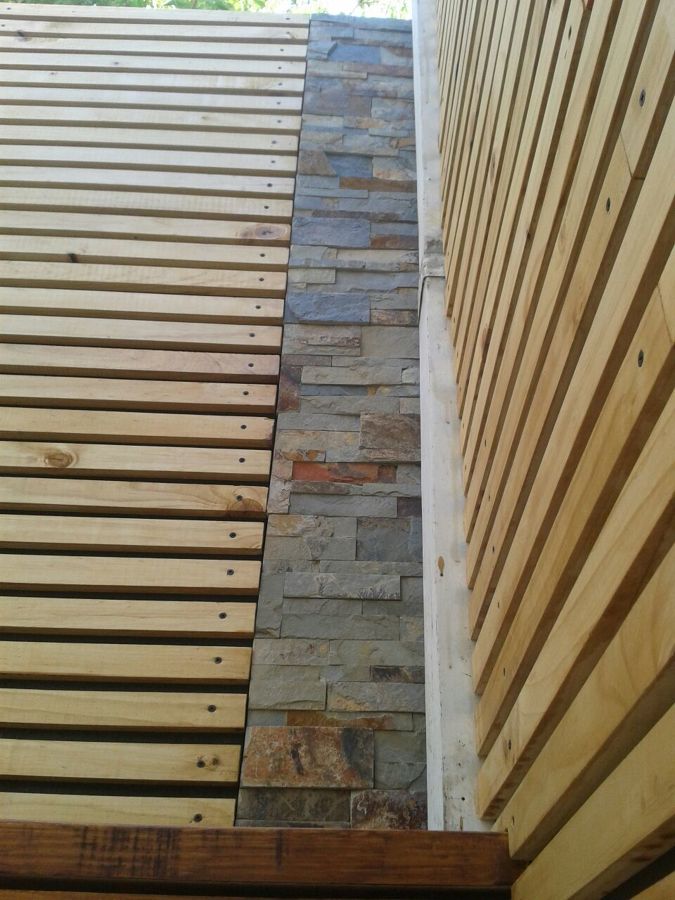 Foto Remodelacion de Patio con Deck Madera y Piedra de Handyman