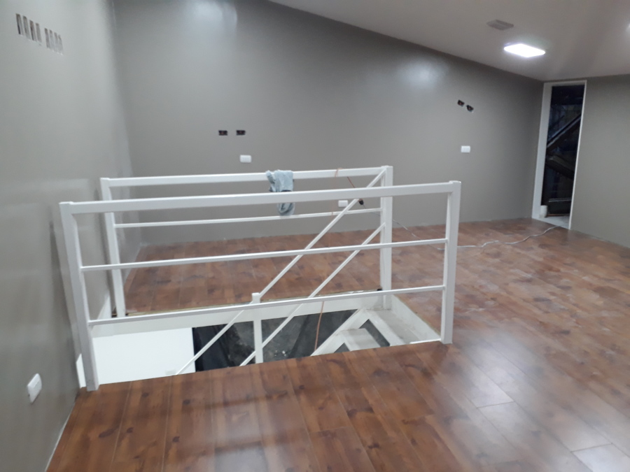 Segundo nivel en local comercial.