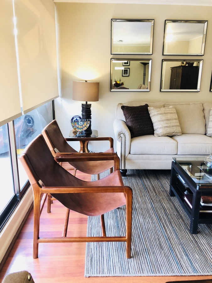 Sítiales en madera y cuero