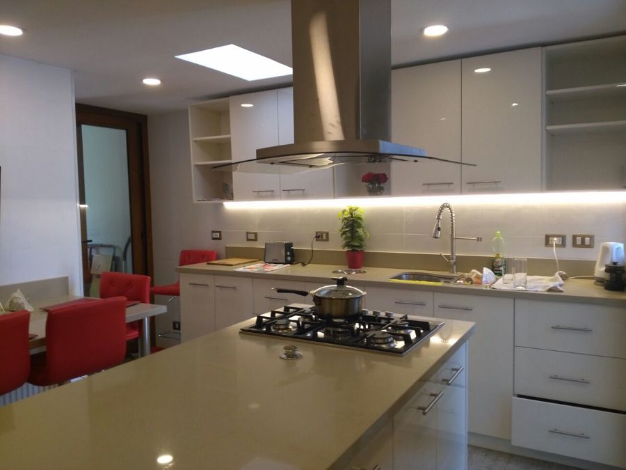 Vista general cocina remodelada