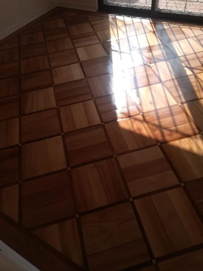 Vitrificado de piso de madera
