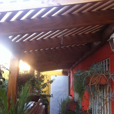 Cobertizo, porton y pergola