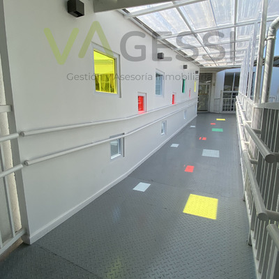 Pasarela de accesibilidad Universal para unir 2 edificios en un colegio