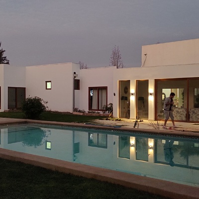 Remodelación y terminaciones exteriores con piscina