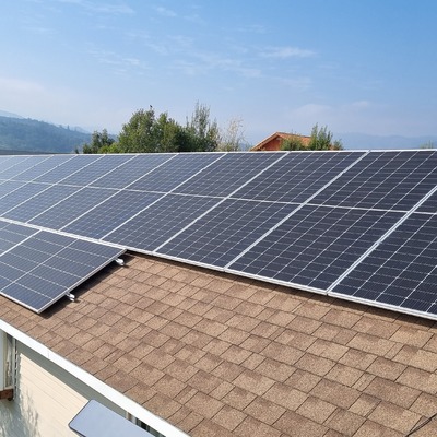 Sistema Fotovoltaico Híbrido Residencial con Respaldo Energético