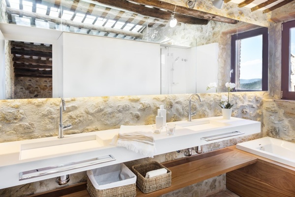 Baño en piedra 