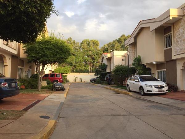 Calle Intermedia