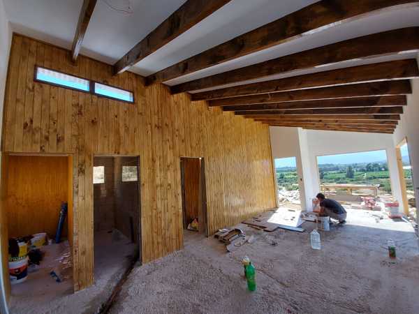 Casa mediterránea con viga a la vista