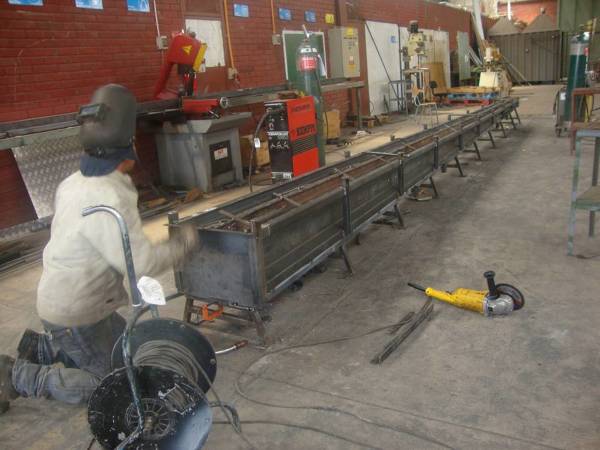 CONSTRUCCIÓN DE MOLDE PARA POSTES DE HORMIGON