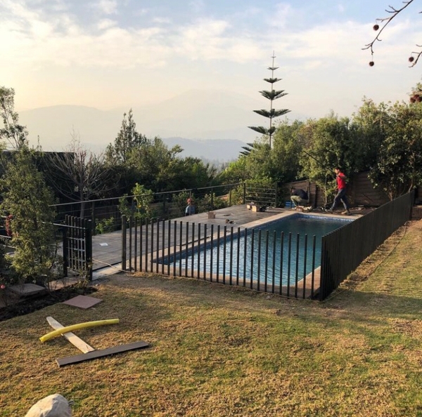 Deck y reja piscina