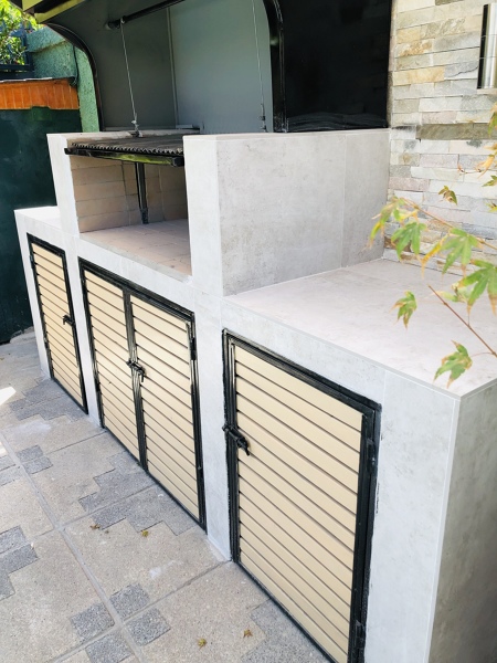 Detalle mesón porcelanato