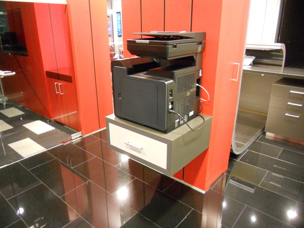 Habilitación oficina CHILEXPO 4