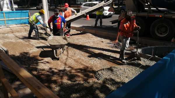 Hormigón para acceso vehicular a estacionamientos locales comerciales