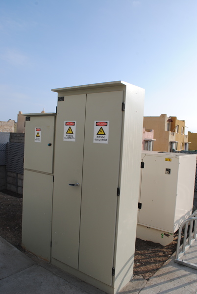 Montaje de tableros electricos y generador de respaldo.