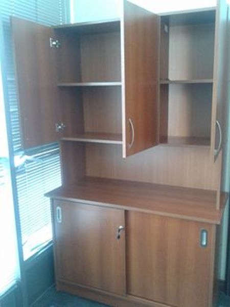 Mueble Base con repisero 3 puertas terminado para archivadores