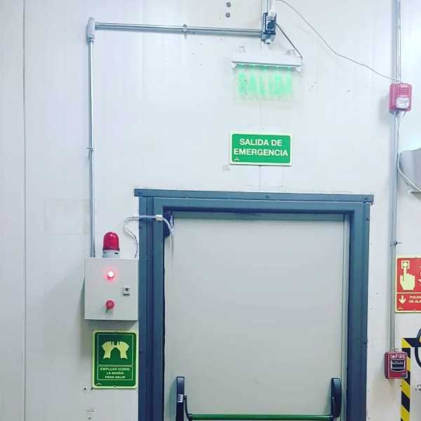Foto: Puertas de Emergencias de GPA Solutions Spa #562155 - Habitissimo