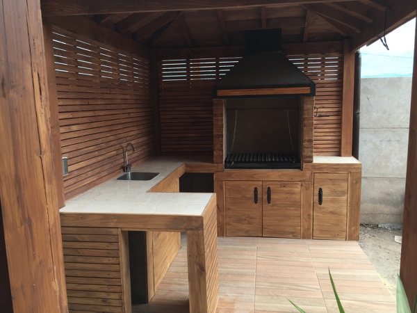 Quincho Frente o Acceso