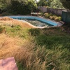 Jardin con piscina