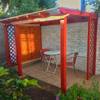 Pérgola con techo de policarbonato