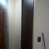 Pintura café en las puertas